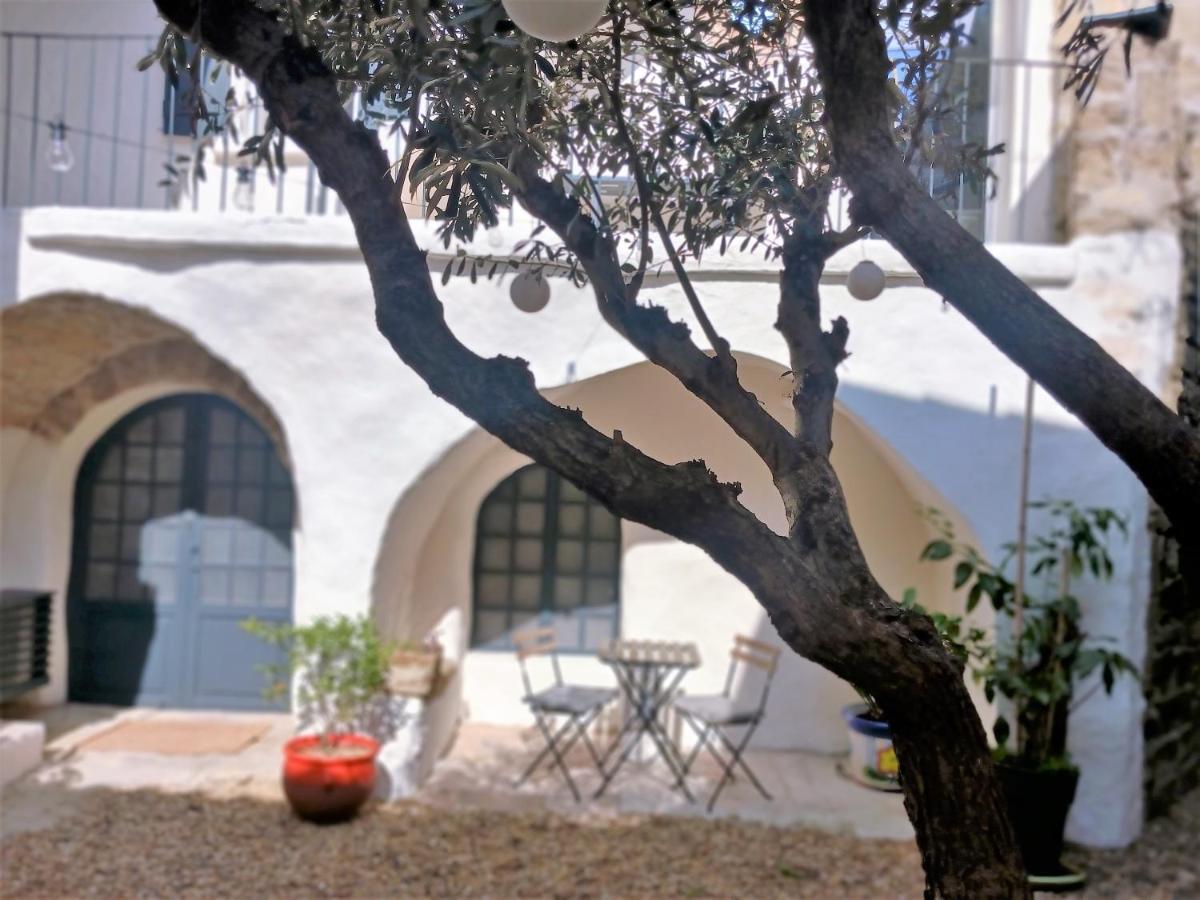 La Cachette Bed & Breakfast Aigues-Vives  Ngoại thất bức ảnh
