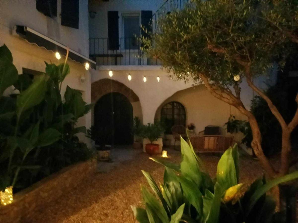 La Cachette Bed & Breakfast Aigues-Vives  Ngoại thất bức ảnh