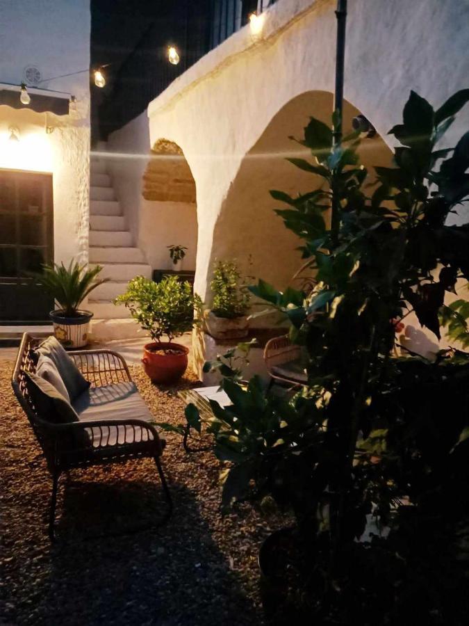La Cachette Bed & Breakfast Aigues-Vives  Ngoại thất bức ảnh