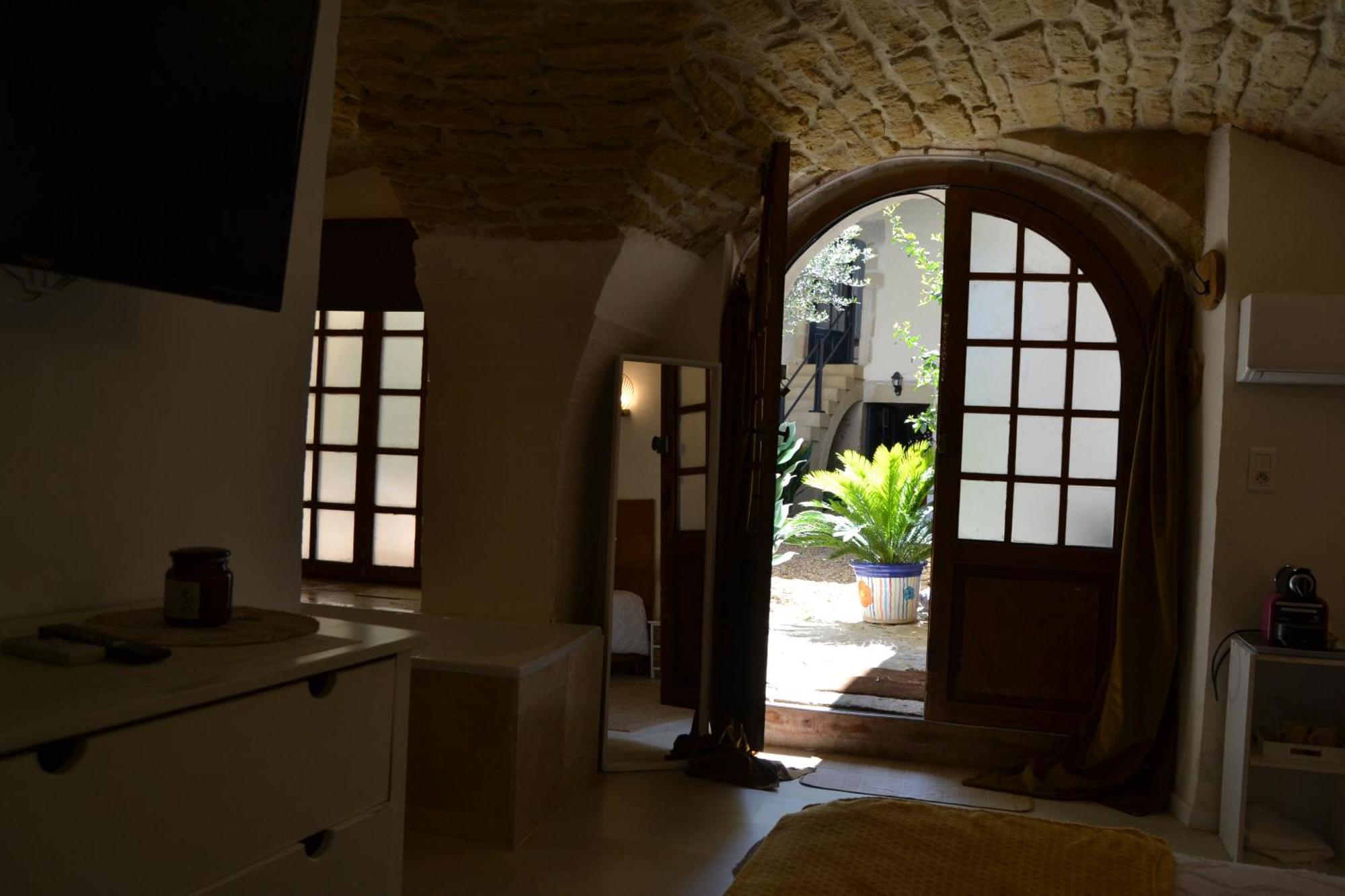 La Cachette Bed & Breakfast Aigues-Vives  Ngoại thất bức ảnh